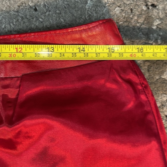 Danier red leather pencil skirt made in Canada - Picture 12 of 17